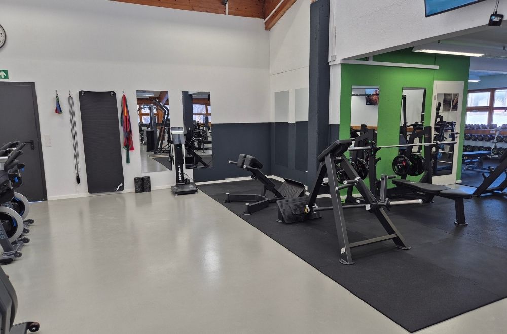 fitplus_Titisee-Neustadt_Bankdruecken